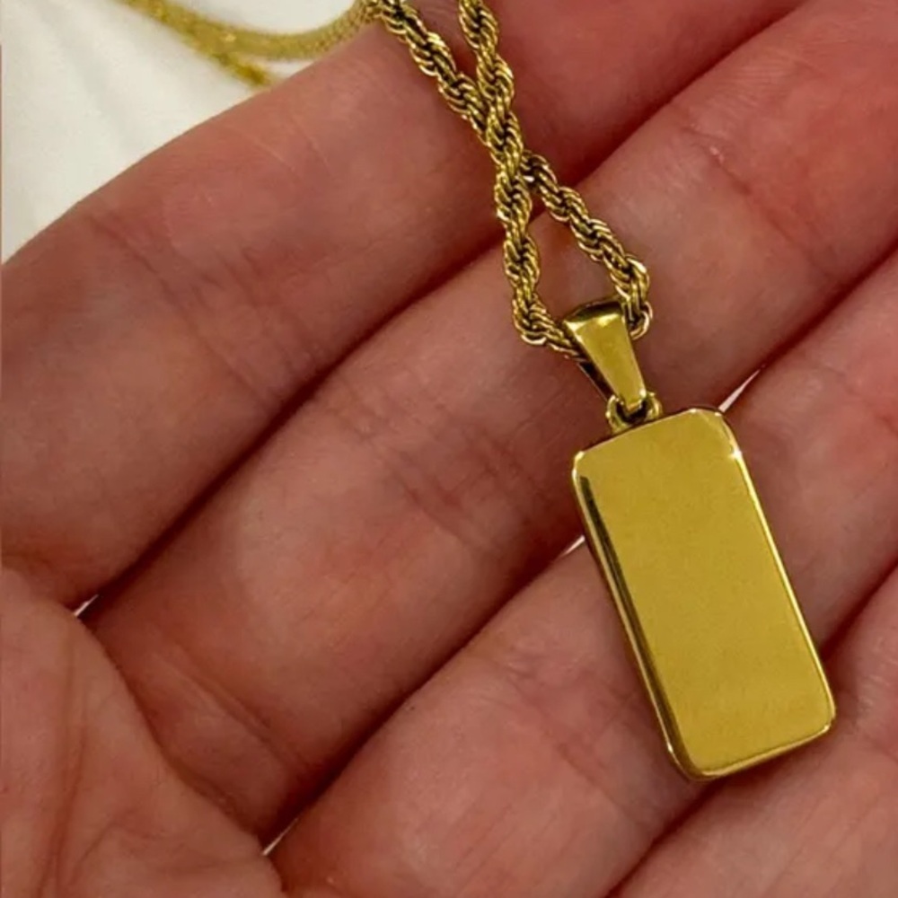 18k Gold Plated Carpe Diem hourglass card shaped pendant necklace. New. - Picture 5 of 14